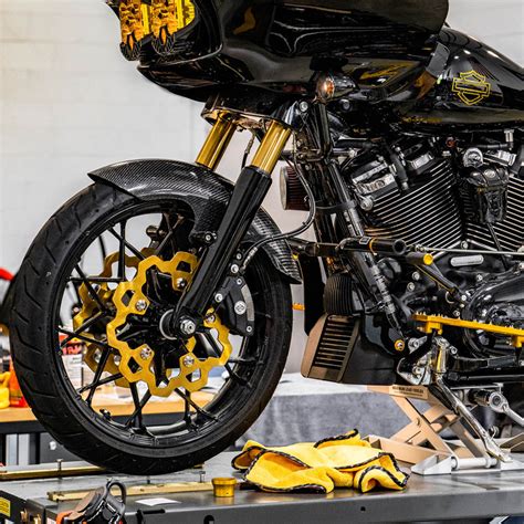 Lyndall brakes - Stopping power! We install a set of gold Lyndall Crown Cut rotors and some of their Z+ Pads. The ultimate combo for looks and performance to get your bike to...